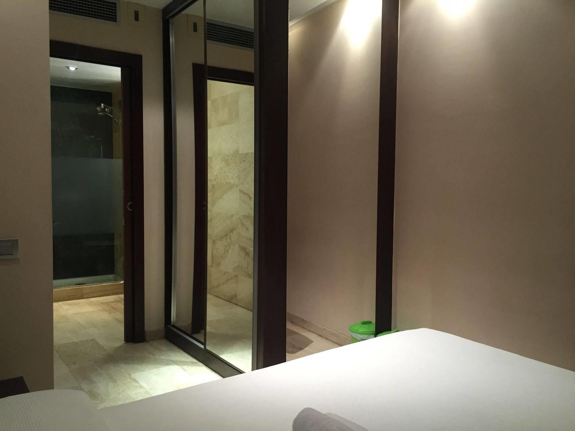 Numa Brio Aparthotel Barcelona